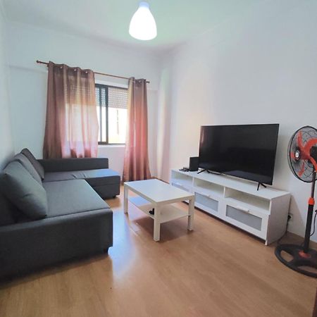 Laxuries Room For Rent Odivelas  Exterior photo